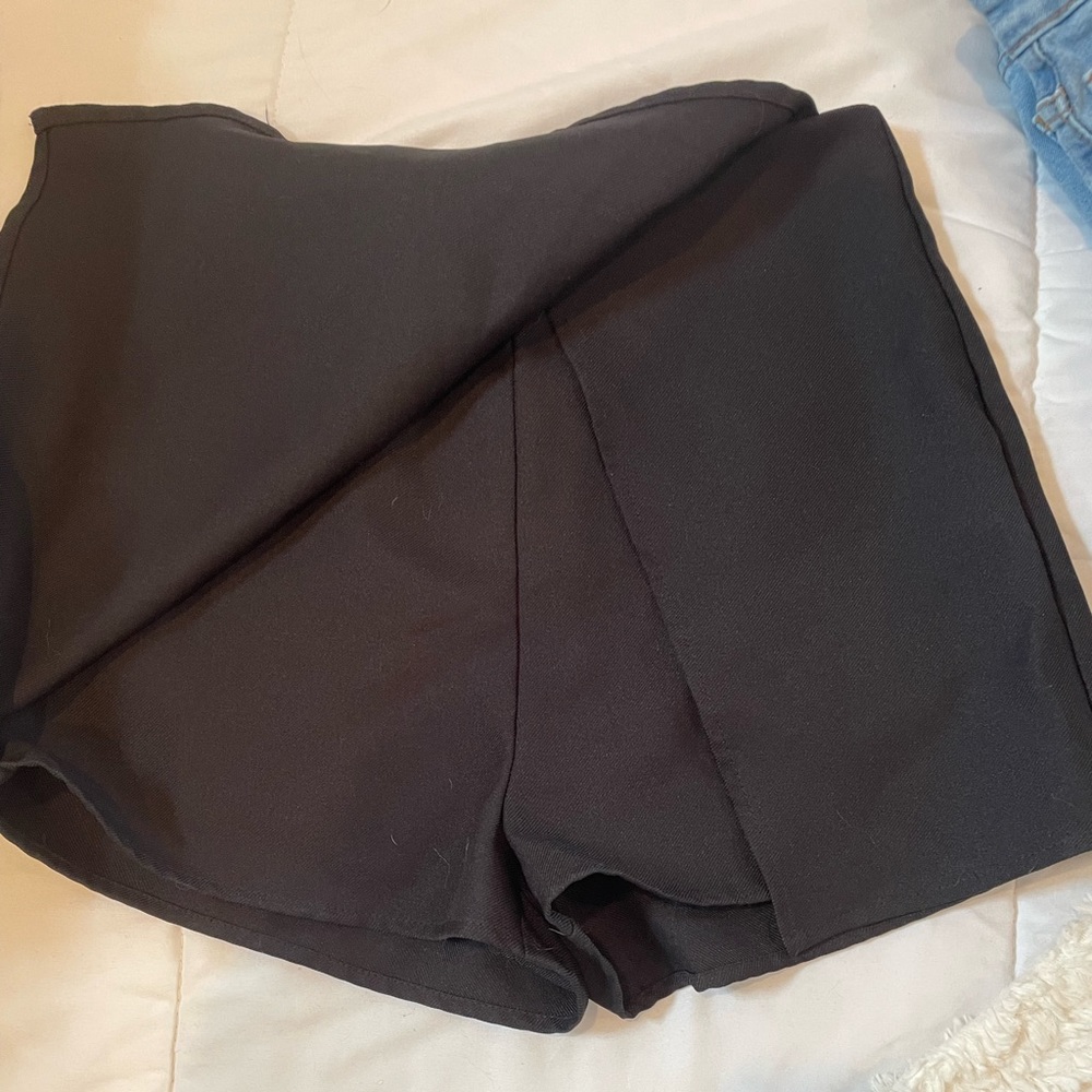 Black skort - Picture 2 of 4